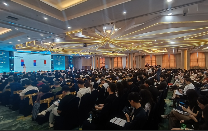 VOBF 2025 thu hút hơn 1000 người tham dự, cho thấy sức nóng của TMĐT Việt Nam liên quan đến AI