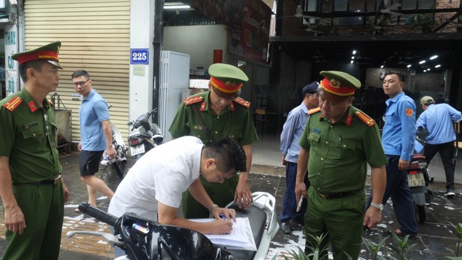 Sáng 1-7, Công an phường Bạch Mai đã tổ chức ra quân đảm bảo trật tự đô thị trên địa bàn phường Sáng 1-7, Công an phường Bạch Mai đã tổ chức ra quân đảm bảo trật tự đô thị trên địa bàn phường