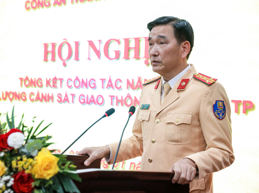 Đại tá Trần Đình Nghĩa - Trưởng Phòng CSGT hứa sẽ cùng tập thể cán bộ chiến sĩ nỗ lực hết mình, hoàn thành xuất sắc mọi nhiệm vụ được giao Đại tá Trần Đình Nghĩa - Trưởng Phòng CSGT hứa sẽ cùng tập thể cán bộ chiến sĩ nỗ lực hết mình, hoàn thành xuất sắc mọi nhiệm vụ được giao