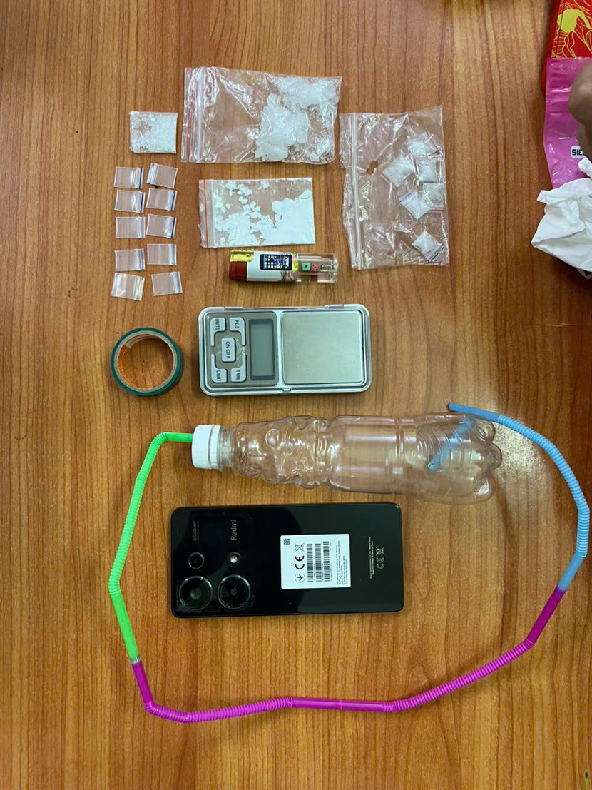 Tang vật thu giữ tại nhà đối tượng T.A.T Tang vật thu giữ tại nhà đối tượng T.A.T