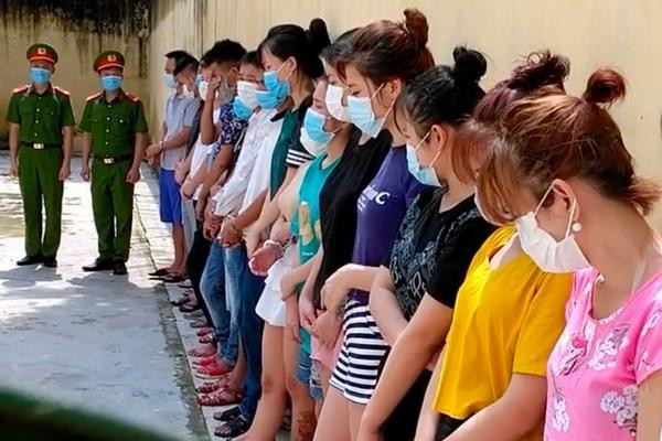 Nhóm thanh niên bị tạm giữ Ảnh: Công an Hà Nam Nhóm thanh niên bị tạm giữ Ảnh: Công an Hà Nam