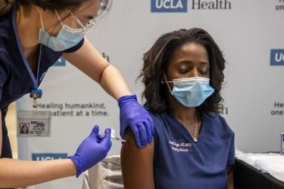 Mỹ sẽ tiêm nhắc lại vaccine Covid-19 cho phần lớn dân số Ảnh: AFP Mỹ sẽ tiêm nhắc lại vaccine Covid-19 cho phần lớn dân số Ảnh: AFP