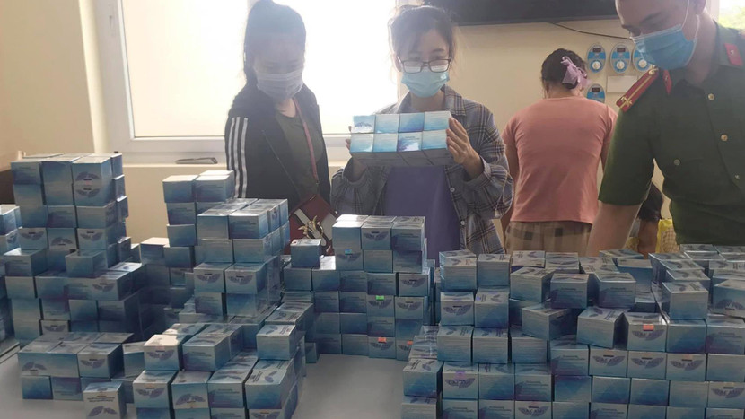 Công an Q.Bắc Từ Liêm, Hà Nội phát hiện đường dây sản xuất, tiêu thụ các loại mỹ phẩm giả nhãn hiệu DAKAMI Công an Q.Bắc Từ Liêm, Hà Nội phát hiện đường dây sản xuất, tiêu thụ các loại mỹ phẩm giả nhãn hiệu DAKAMI