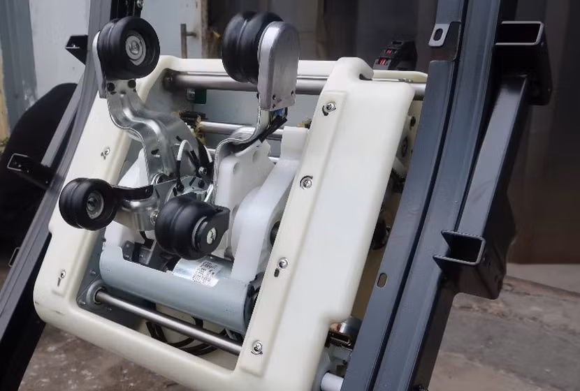 Dòng ghế công nghệ cao sẽ sử dụng các chất liệu cao cấp và an toàn khi sử dụng. Và cả áp dụng công nghệ cao cấp như các con lăn silicone hoặc nhựa cao cấp.