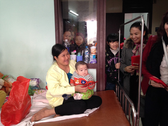 Chia sẻ với bệnh nhi nghèo, nhân lên niềm vui sống ảnh 4