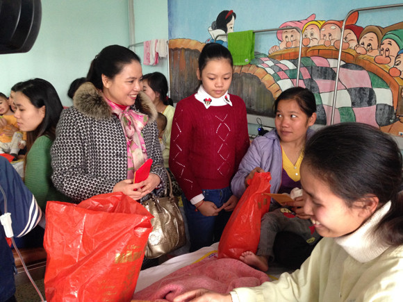 Chia sẻ với bệnh nhi nghèo, nhân lên niềm vui sống ảnh 3