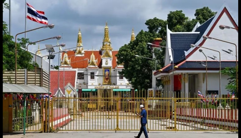Một trạm kiểm soát biên giới giữa Campuchia và Thái Lan. (Ảnh: AFP)