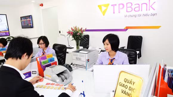 Ngân hàng Tiên Phong nhận bằng khen về thành tích tái cơ cấu ảnh 1