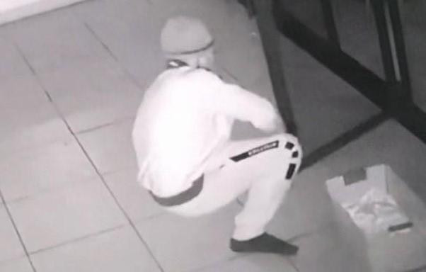 Nguyên nhân dẫn đến tội phạm trộm cắp tài sản chủ yếu do sự chủ quan, lơ là, mất cảnh giác của người dân, người quản lý, bảo vệ tài sản trong các cơ quan, doanh nghiệp, trường học, các hộ gia đình như không khóa cửa nhà, cửa sổ, cửa tum, cửa thông gió.