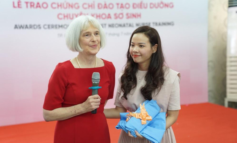 Bà Suzanna Lubran, Giám đốc điều hành của NBV và bà Trần Xuân Ngọc Thảo, Giám đốc Thương hiệu Doanh nghiệp và Cộng đồng VNG Bà Suzanna Lubran, Giám đốc điều hành của NBV và bà Trần Xuân Ngọc Thảo, Giám đốc Thương hiệu Doanh nghiệp và Cộng đồng VNG