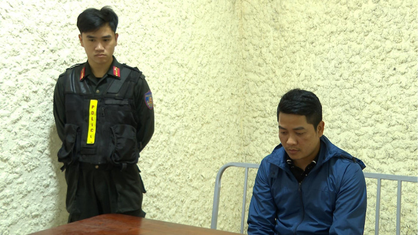 Vũ Anh Tú tại cơ quan công an