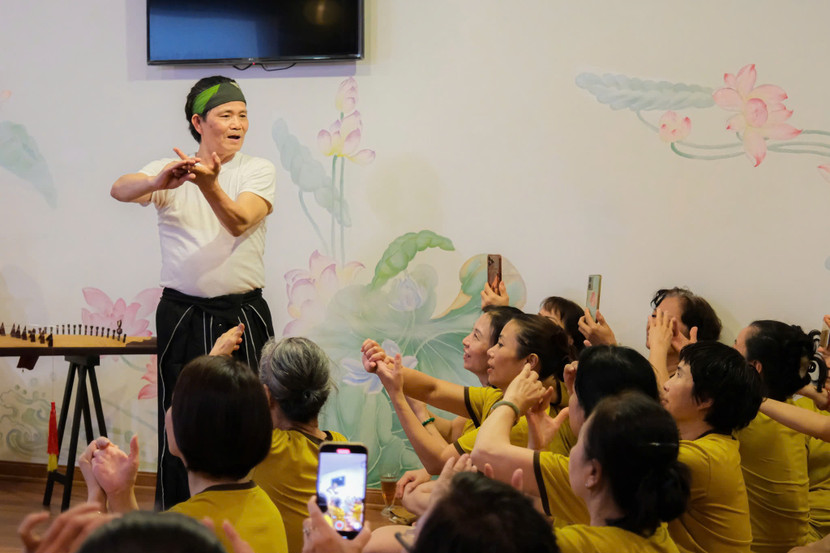 Khí công sư – Lương y Lê Thuận Nghĩa hướng dẫn cách đả thông kinh mạch, lưu thông máu huyết để khỏe mạnh Khí công sư – Lương y Lê Thuận Nghĩa hướng dẫn cách đả thông kinh mạch, lưu thông máu huyết để khỏe mạnh