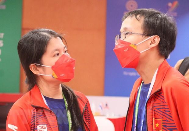 Hai vợ chồng Trường Sơn và Thảo Nguyên cùng đoạt Huy chương Vàng Hai vợ chồng Trường Sơn và Thảo Nguyên cùng đoạt Huy chương Vàng