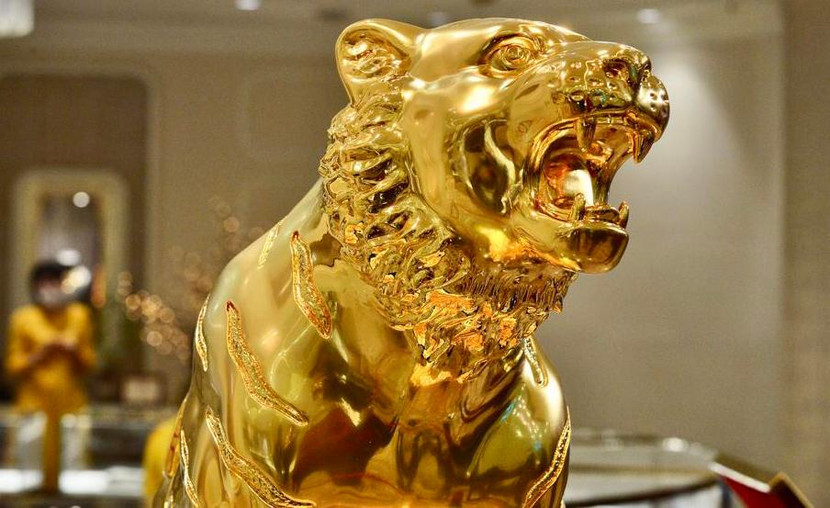 Bức tượng hổ nặng 46kg, tương đương khoảng 1.226 lượng vàng nguyên chất 999.9.