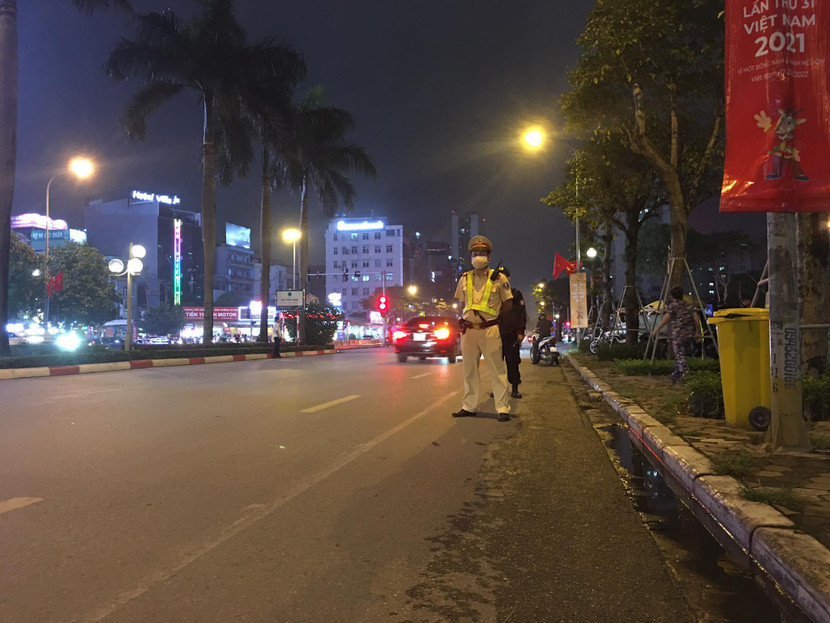 Lực lượng 141 triển khai cắm chốt công khai và hóa trang tuần tra kiểm soát phòng chống đua xe trái phép, đảm bảo an ninh trật tự.