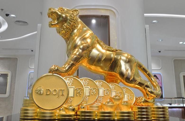 Hổ vàng “Kim Dần Vương Bảo” có trị giá 70 tỷ đồng.