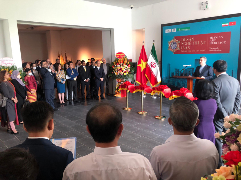 Ngài Ali Akbar Nazari, Đại sứ nước Cộng hòa Hồi giáo Iran tại Việt Nam phát biểu tại lễ khai mạc diễn ra ngày 13/7. Ngài Ali Akbar Nazari, Đại sứ nước Cộng hòa Hồi giáo Iran tại Việt Nam phát biểu tại lễ khai mạc diễn ra ngày 13/7.