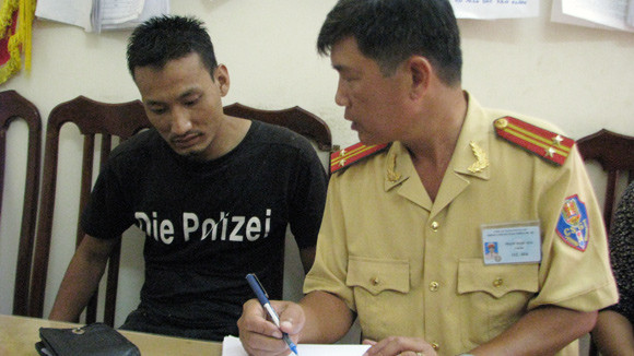 Trộm vứt xe máy nhảy xuống ao trốn cũng không thoát ảnh 3