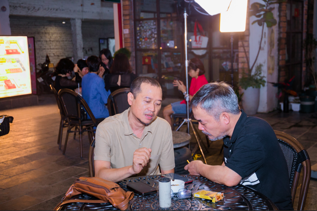 Hỏi chuyện rocker Lê Tiến Đạt (cựu thành viên ban nhạc Gạt tàn đầy) Hỏi chuyện rocker Lê Tiến Đạt (cựu thành viên ban nhạc Gạt tàn đầy)