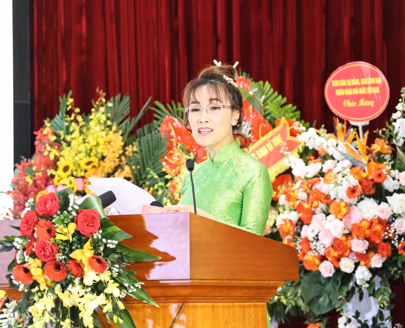 Tỷ phú Nguyễn Thị Phương Thảo phát biểu tại Đại hội thi đua yêu nước ngành Ngân hàng