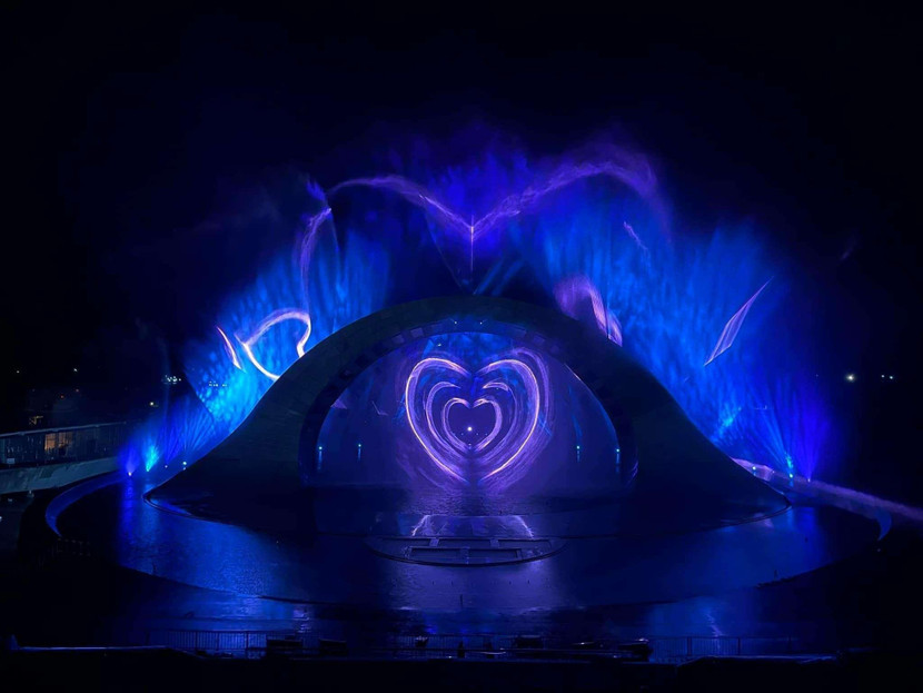 Hình ảnh thực tế của show diễn Kiss The Stars, sẵn sàng ra mắt vào tháng 12 này