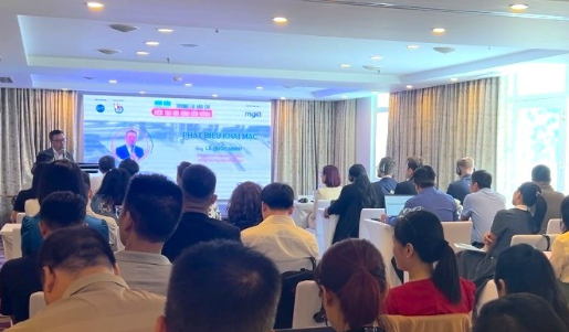 Toàn cảnh hội thảo “Đón đầu tương lai báo chí: Kiến tạo mô hình bền vững” Toàn cảnh hội thảo “Đón đầu tương lai báo chí: Kiến tạo mô hình bền vững”