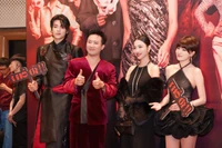 Trấn Thành hội ngộ bạn gái cũ trên thảm đỏ ra mắt "Thỏ ơi!!" ở Hà Nội 