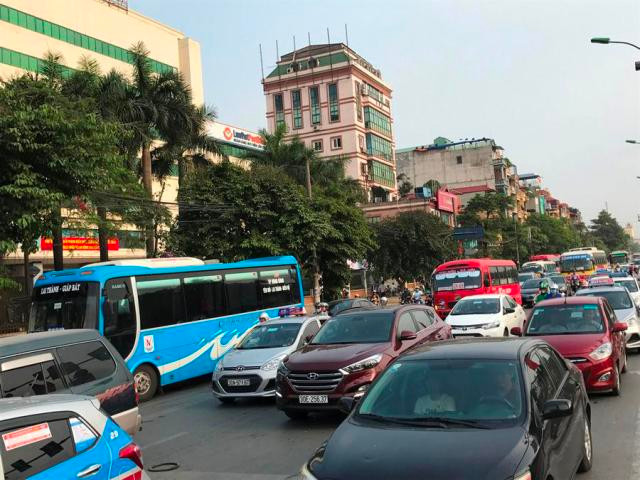 Ngư dân ùn ùn trở lại Thủ đô sau kỳ nghỉ Tết Dương lịch ảnh 2