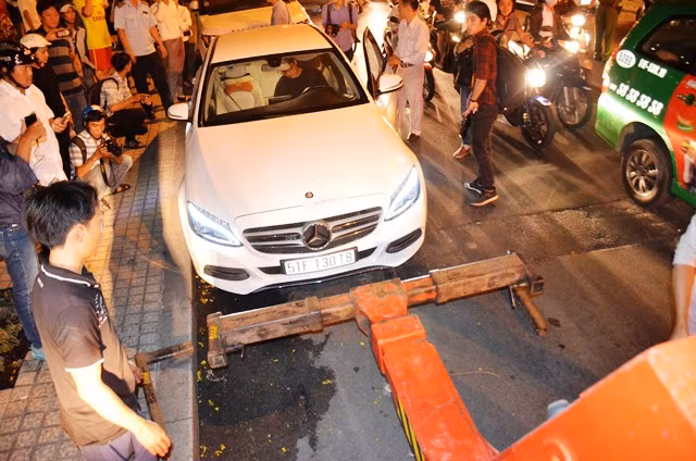 Ông Đoàn Ngọc Hải "xử" các doanh nghiệp "xâm lấn" vỉa hè ảnh 8