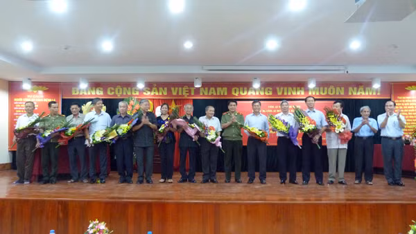 Ra mắt Ban chủ nhiệm mới CLB Công an hưu trí Hà Nội khu vực Hà Đông ảnh 6