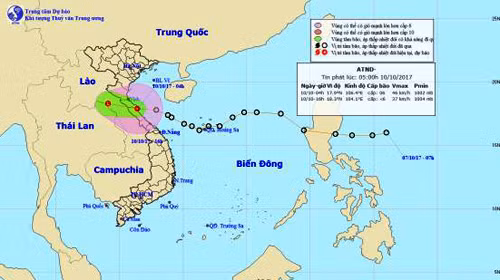 Áp thấp nhiệt đới đổ bộ vào Hà Tĩnh, Quảng Bình, nhiều nơi bị cô lập ảnh 2