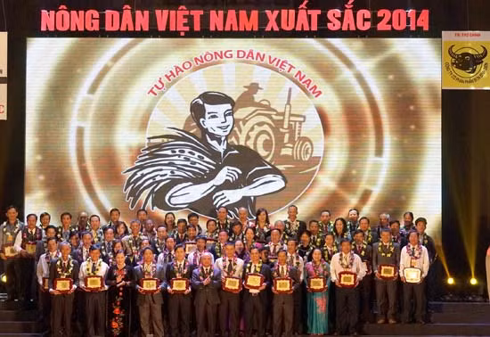 Vinh danh 63 nông dân tỷ phú làm giàu từ gà, vịt ảnh 1