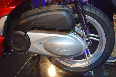 Gần Tết, Honda Việt Nam tung ra mẫu SH 300i ABS, giá 248 triệu đồng ảnh 6