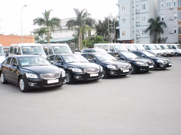 Bộ Tài chính khoán xe công theo đơn giá taxi ảnh 1