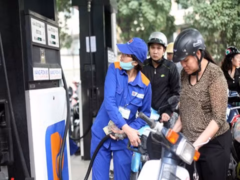 Giá xăng tăng lần thứ bảy kể từ đầu năm ảnh 1