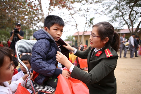 Những món quà Tết ấm áp nghĩa tình ảnh 3