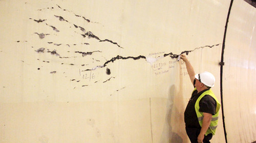 Hầm Hải Vân xuất hiện vết nứt, chủ đầu tư nói "không nguy hiểm" ảnh 1 Hầm Hải Vân xuất hiện vết nứt, chủ đầu tư nói "không nguy hiểm" ảnh 1