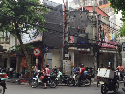 Từ vụ sập ban công nhà phố cổ Hà Nội: Còn nhiều ngôi nhà…chờ sập! ảnh 6