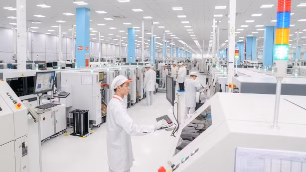 Khánh thành nhà máy sản xuất thiết bị điện tử thông minh của Vinsmart ảnh 2