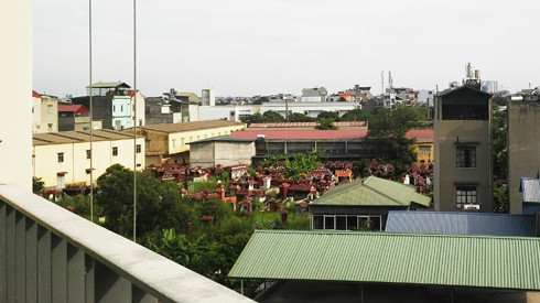 "View" nghĩa trang, điểm trừ của nhiều khu chung cư ở Hà Nội ảnh 1 "View" nghĩa trang, điểm trừ của nhiều khu chung cư ở Hà Nội ảnh 1
