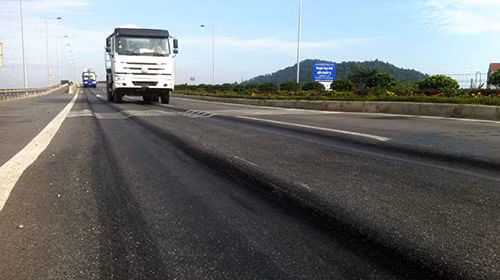 Trạm BOT trên quốc lộ 1 phải dừng thu phí nếu không khắc phục hằn lún ảnh 1