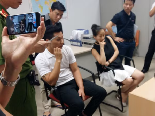 Tiếp viên hàng không mang trái phép hơn 3kg vàng trên chuyến bay đi Hàn Quốc ảnh 1