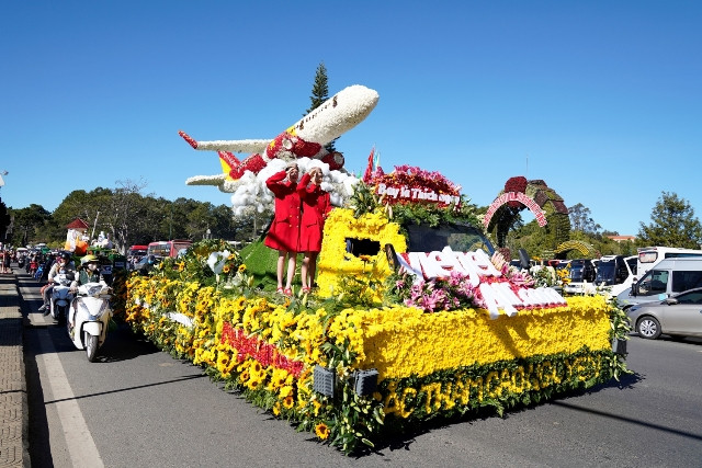 Rực rỡ sắc màu Vietjet tại Festival Hoa Đà Lạt 2019 ảnh 2