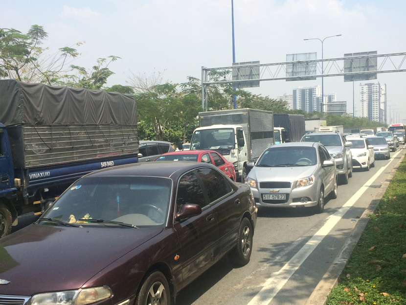 Hàng chục hành khách la hét khi xe khách bốc cháy ảnh 4