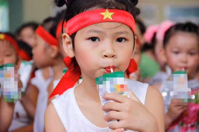 Doanh nghiệp đồng thuận, phụ huynh mong mỏi sớm có quy chuẩn sữa học đường ảnh 1 Doanh nghiệp đồng thuận, phụ huynh mong mỏi sớm có quy chuẩn sữa học đường ảnh 1