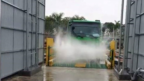 Xe ô tô vào Hà Nội sẽ phải qua các trạm rửa xe tự động ảnh 1