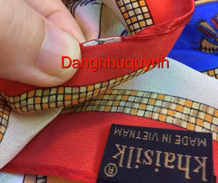 Khăn lụa Khaisilk đính nhãn hàng Trung Quốc: Doanh nhân Hoàng Khải thu hồi sản phẩm, xin lỗi khách hàng ảnh 1