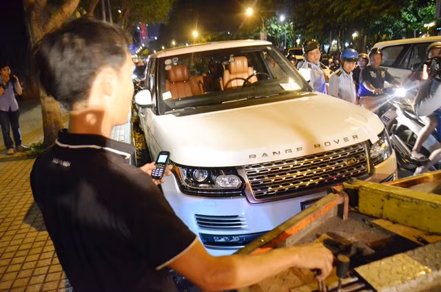 Ông Đoàn Ngọc Hải "xử" các doanh nghiệp "xâm lấn" vỉa hè ảnh 9