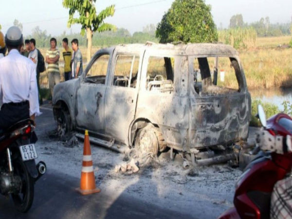 Lời khai đáng sợ của cô gái thuê người chặn ô tô, phóng hỏa hại cha ảnh 3 Lời khai đáng sợ của cô gái thuê người chặn ô tô, phóng hỏa hại cha ảnh 3