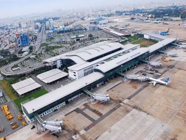 Lùi thời điểm cải tạo sân bay Tân Sơn Nhất, tránh dịp nghỉ lễ 30-4 ảnh 1